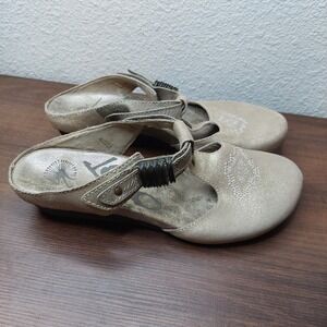 OTBT Streams‎ Women's Metallic Leather Wedge Mules Size 9.5